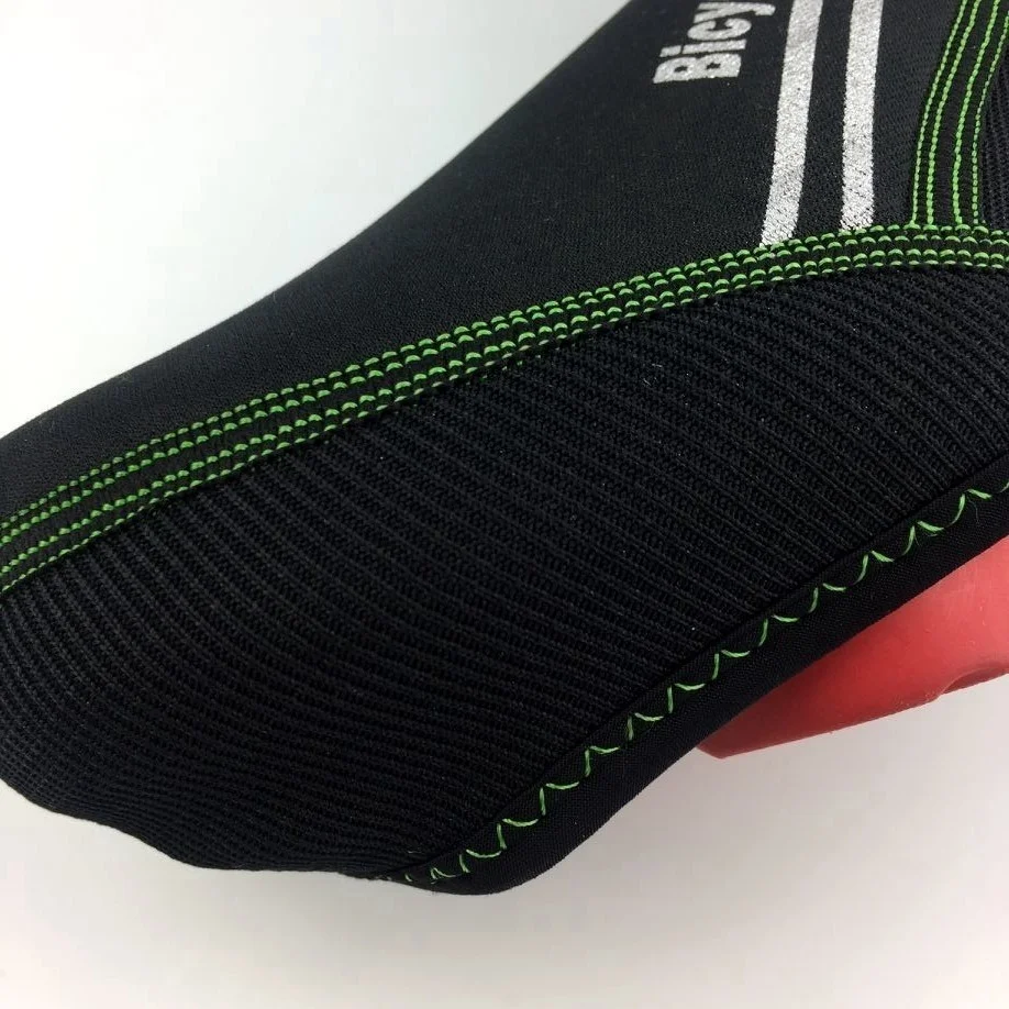 Cubrezapatos ciclismo impermeable - Imagen de producto en uso