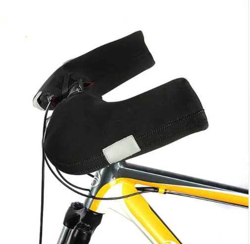 Manténgase cálido y concentrado mientras anda en bicicleta con estas cubiertas de manos ergonómicas