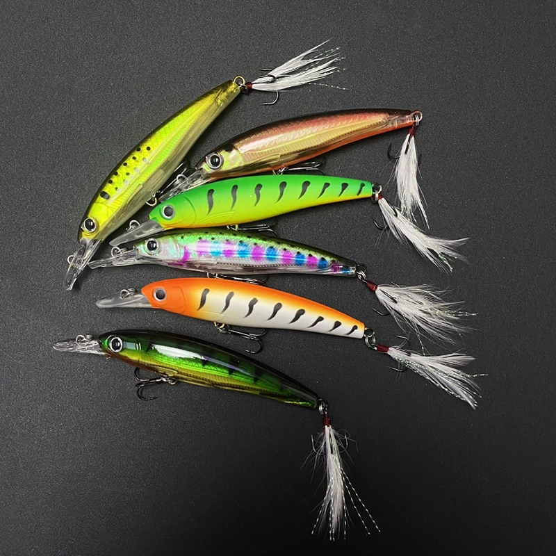 Señuelo artificial wobbler flotante – Swimbait con anzuelo triple pluma - imagen 4
