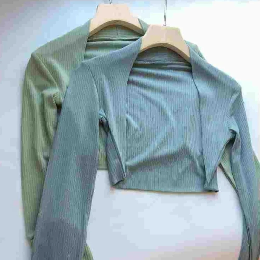 Versátil de manga larga para cubrir Yoga, fibra de poliéster, Color puro, Top de manga larga, cuello tipo chal, prendas de vestir exteriores para mujer, práctica de Yoga - imagen 5