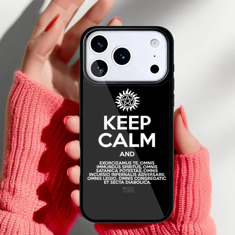 Funda instalada en iPhone mostrando el ajuste preciso