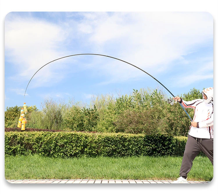 Experimente la emoción de la pesca con nuestra caña y carrete de alta calidad