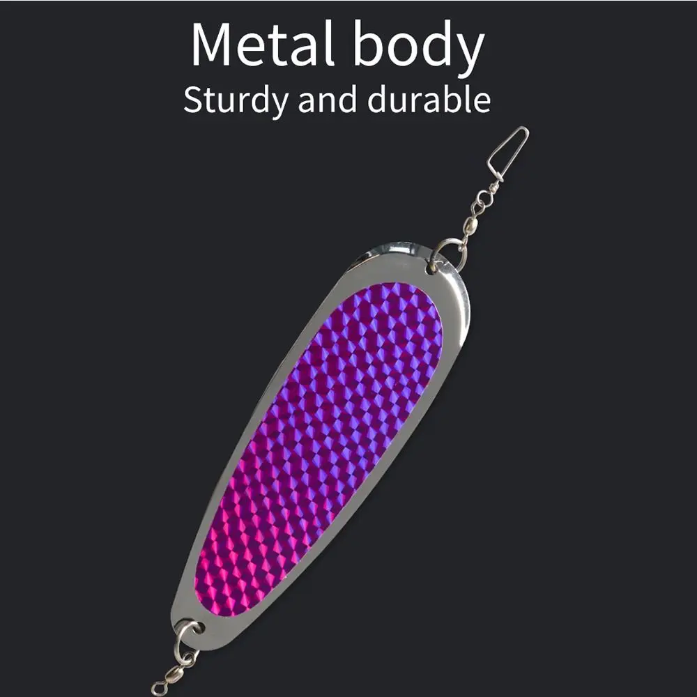 Un cuerpo de metal con un diseño púrpura y rosa