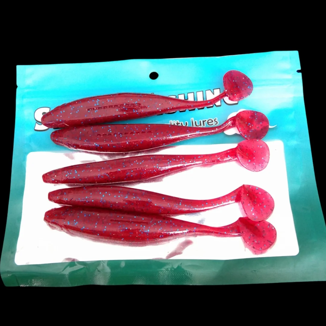 Estos vibrantes señuelos de pesca roja son perfectos para atrapar peces en cualquier agua