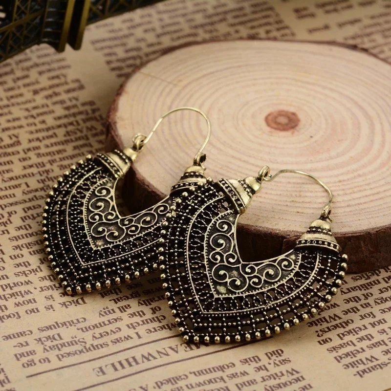 New Creative Fashion Ethnic Vintage Jewelry Carving Hollow Gypsy Big Heart Dangle Drop Carved Indian Earrings Accessories Gifts - imagen 3