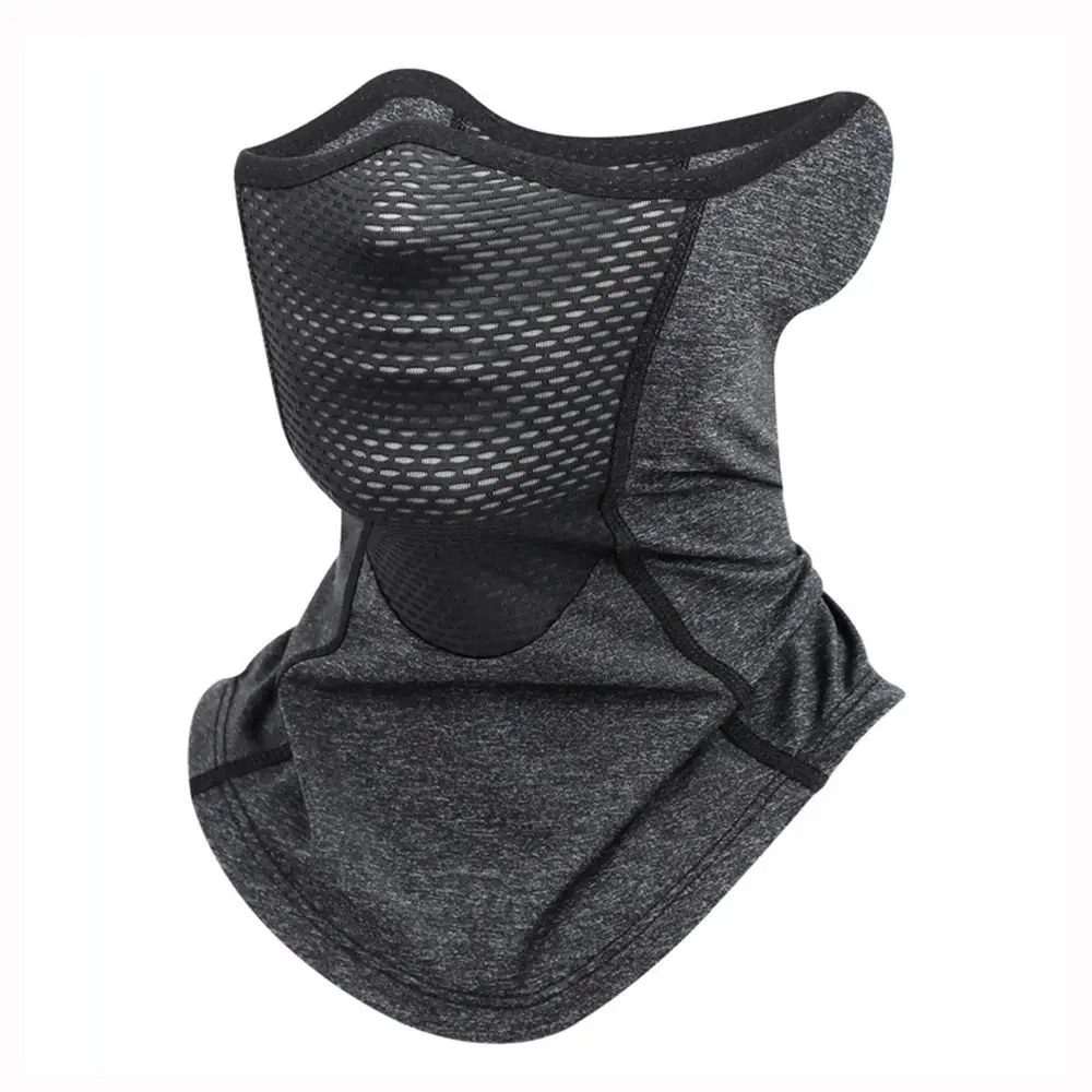 Una máscara de cara gris y negra