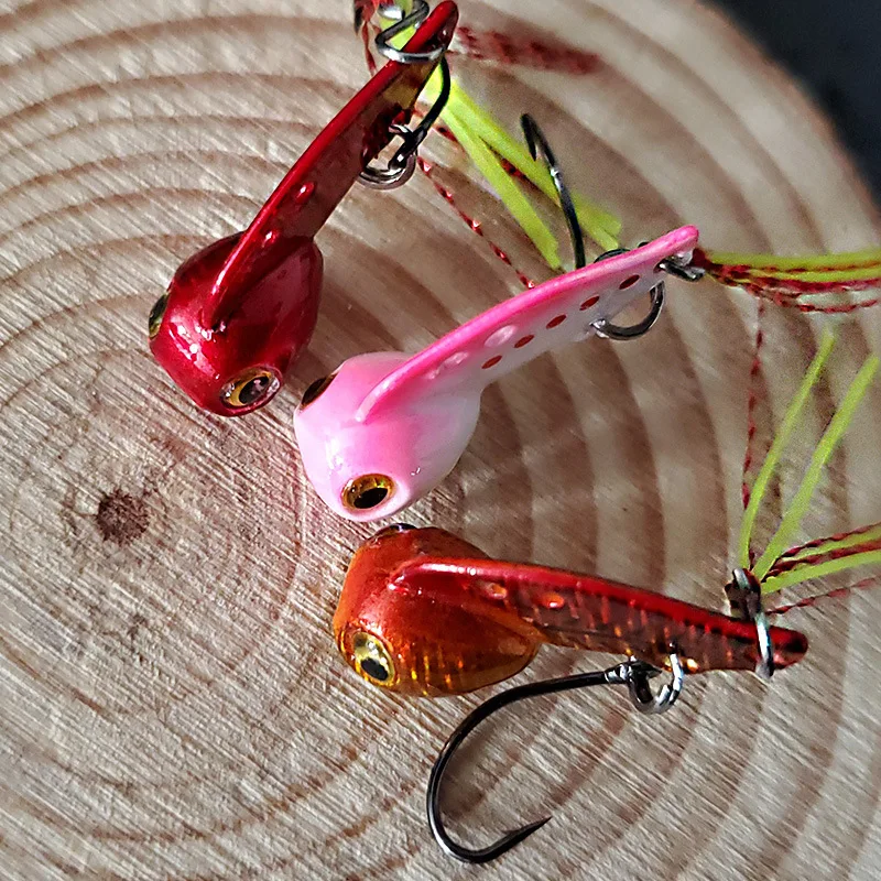 DUODUOYU señuelo crankbait VIB hundible mini con anzuelo giratorio