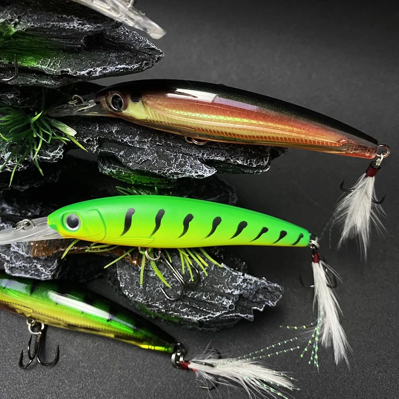 Señuelo de Pesca de pececillo flotante biónico, 95mm, 14g, Wobblers artificiales, cebo duro, Pesca con anzuelo triple de plumas, equipo de Swimbait - imagen 3