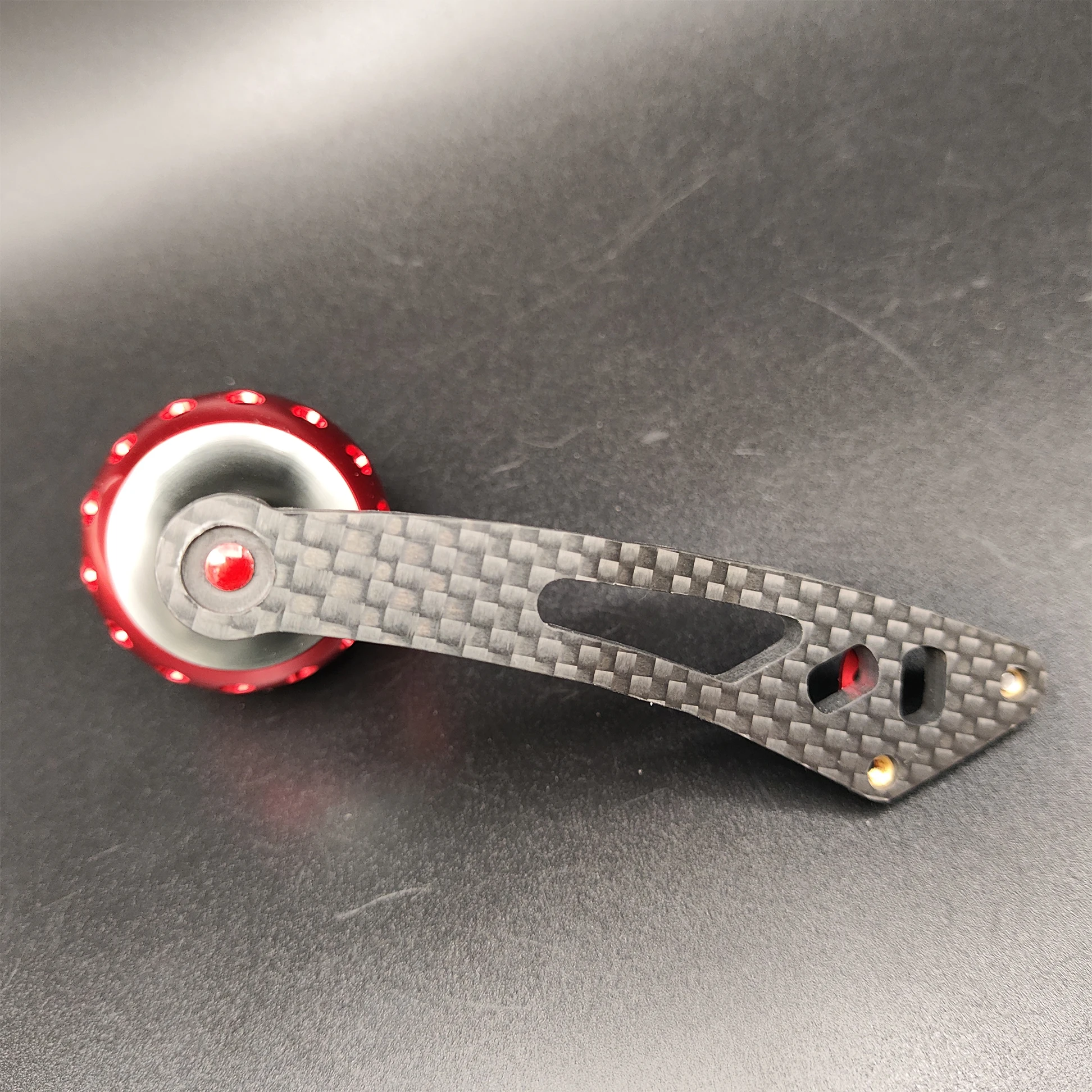 Mango de carrete de pesca de fibra de carbono con perilla de Metal, mango de un solo agarre, carrete de pesca de Baitcasting, accesorios de bricolaje, ligero, 30g - imagen 2