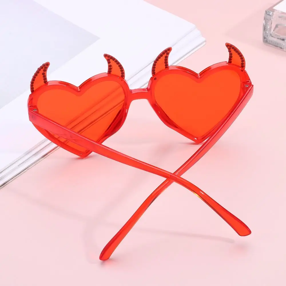 Gafas de sol Punk con forma de corazón y orejas de diablo, decoración de Halloween, gafas de sol con cuerno de roca, protección UV, gafas de Cosplay para mujeres y hombres - imagen 4