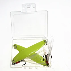 Cuchara giratoria luminosa con anzuelo triple para pesca de lubina