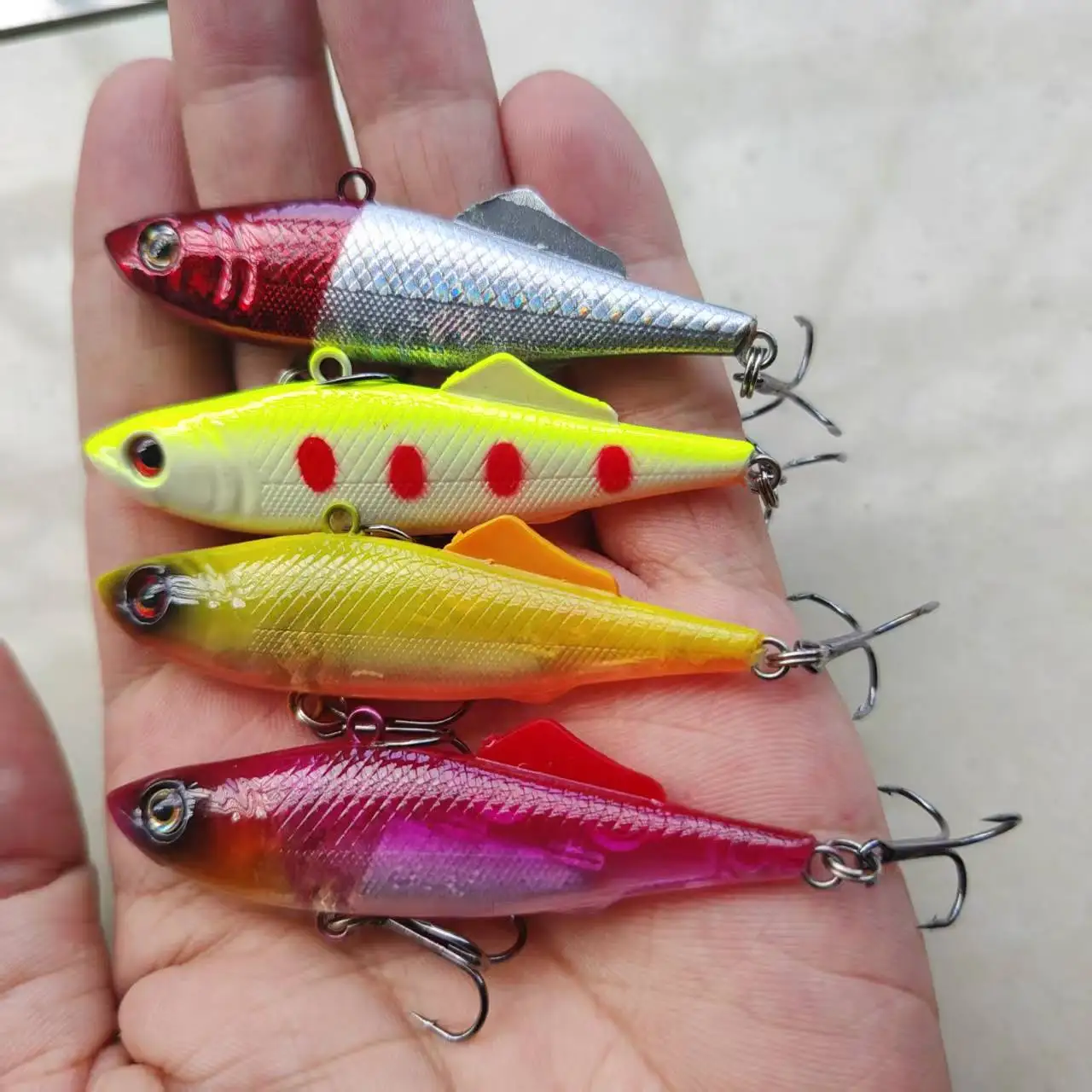 66mm 16g 1 pieza señuelo de pesca invierno VIB cuchara cebo 66mm 16g duro Crankbait Wobbler Isca Artificial Peche Salmo para pesca kalikana