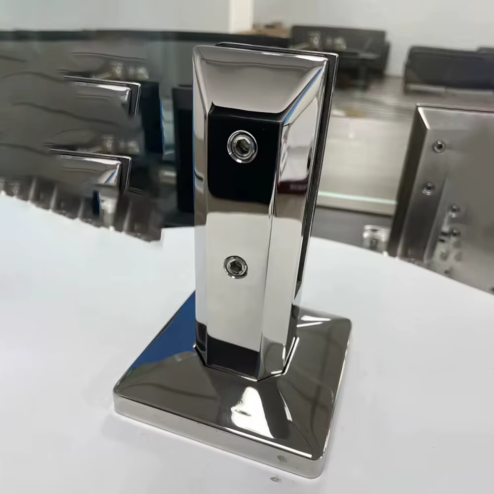 Barandillas de vidrio a medida con herrajes CNC y acero inoxidable