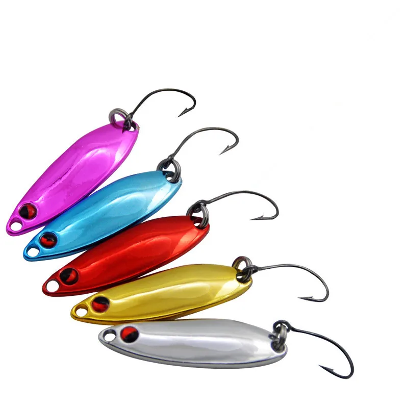 Señuelo de pesca con cuchara brillante en colores variados