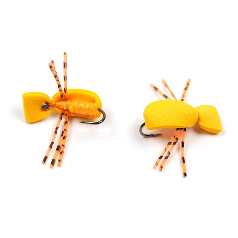 Detalle del anzuelo y hilo de seda naranja