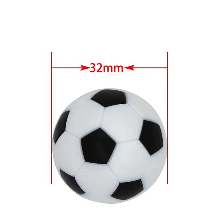 Pelotas de fútbol de mesa de 32mm en una superficie