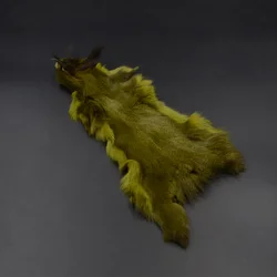 Piel de ardilla teñida para atado de moscas y zonkers – pelo denso