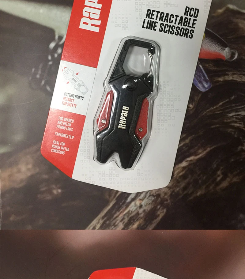 Corte de línea PE trenzada con las tijeras clipper