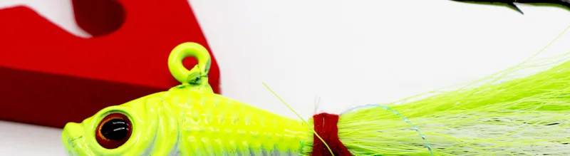 Anzuelo con pluma y pelo sintético