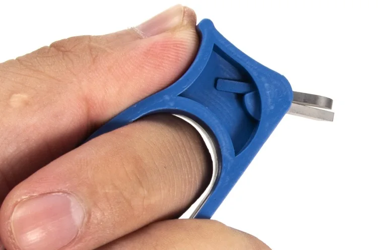 Afilador portátil para retocar brocas durante la pesca en hielo