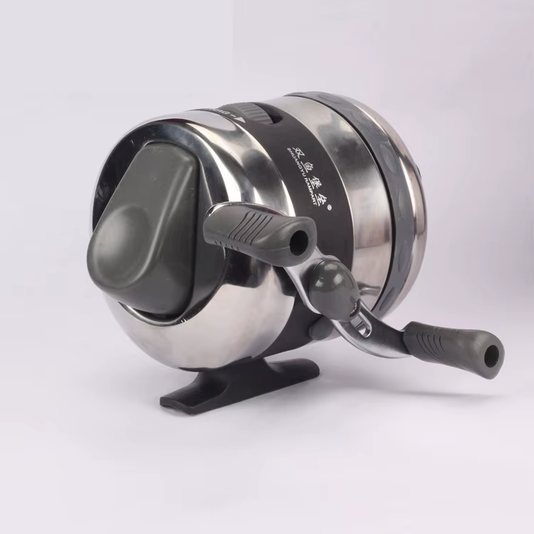 Carrete de pesca grande con bobina camuflada y línea de nailon - imagen 2