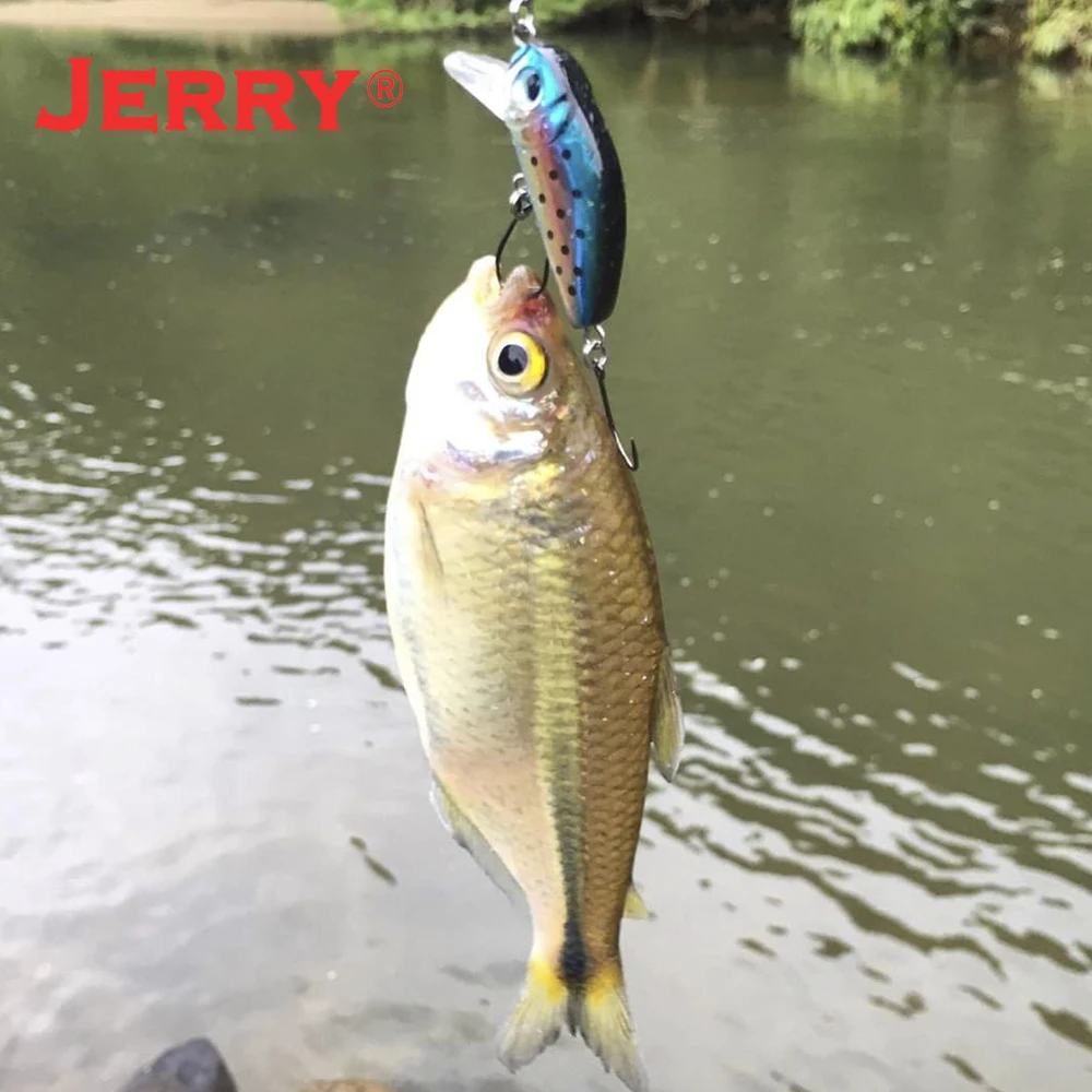 Señuelo con anzuelos simples y acabado para atraer