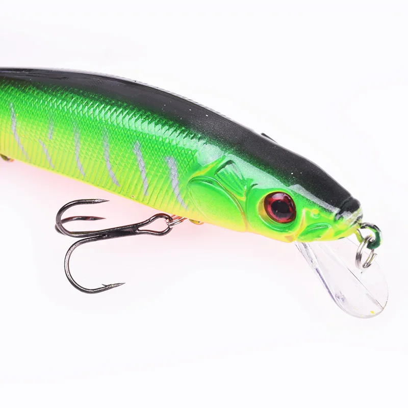 Detalle del cuerpo del minnow crankbait y acabado de pintura