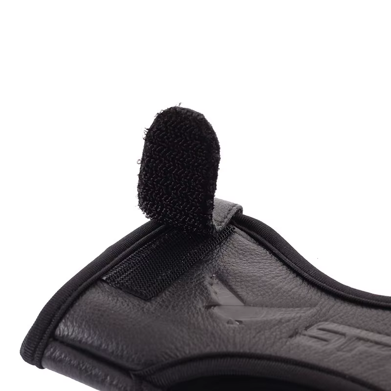 Guantes de arco recurvo vista frontal