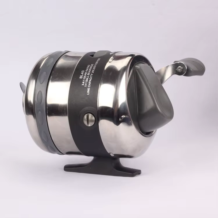 Carrete de pesca grande con bobina camuflada y línea de nailon - imagen 4