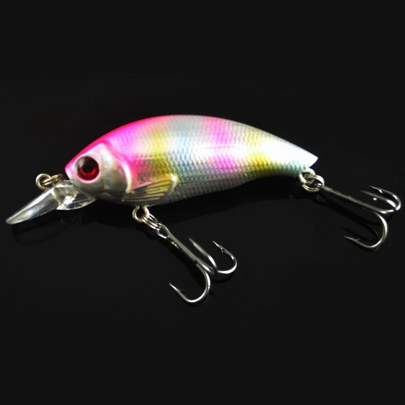Señuelo MNFT crankbait en acción mostrando su perfil de nado