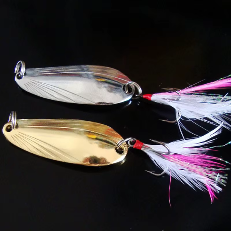 Cucharas Salix tipo hoja metálicas con anzuelo triple y pluma - imagen 5