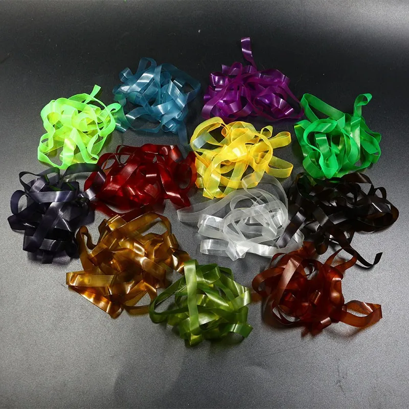 Detalle de la textura elástica del material bajo luz natural