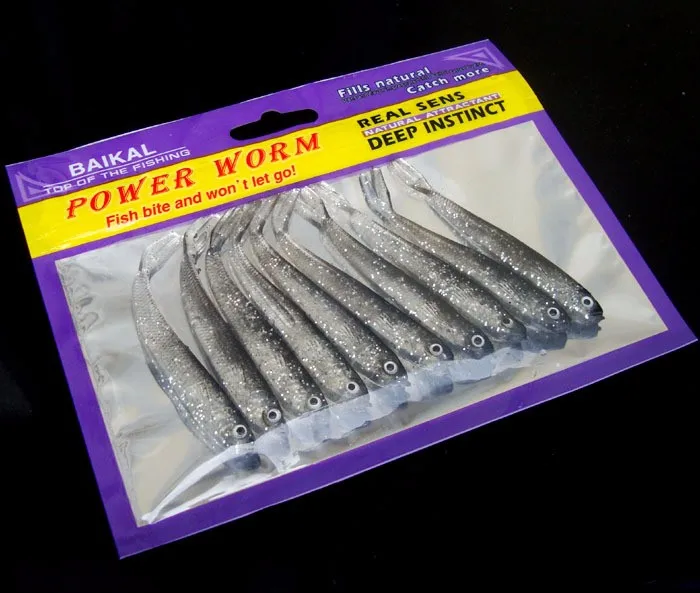 Señuelo de pesca suave negro de 7 cm en detalle