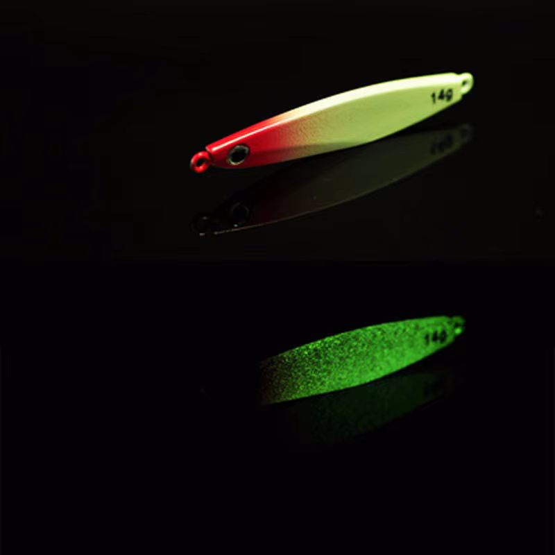 Comparación de colores del señuelo: verde, azul, dorado y rojo