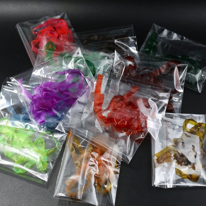 Material elástico sumergido mostrando hundimiento lento