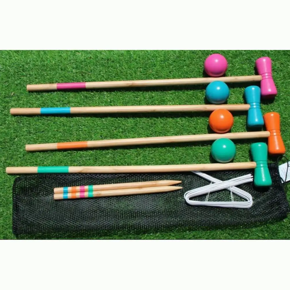 Juego de croquet al aire libre