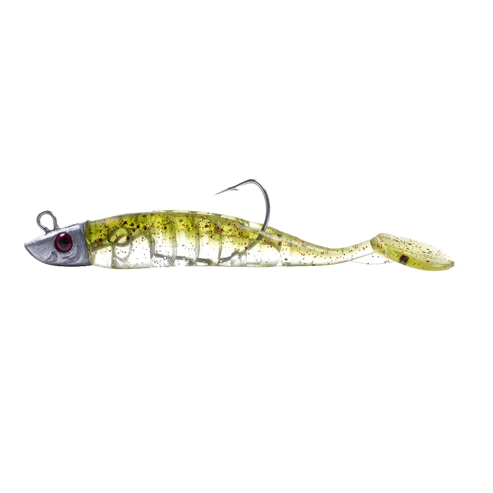 Pescador lanzando un swimbait