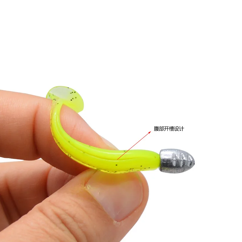 Señuelo artificial WLDSLURE en acción de pesca