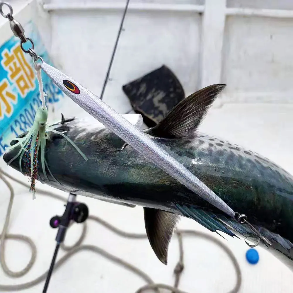 Anzuelos Jigging BKK de carbono con faldas de calamar luminosas - imagen 4