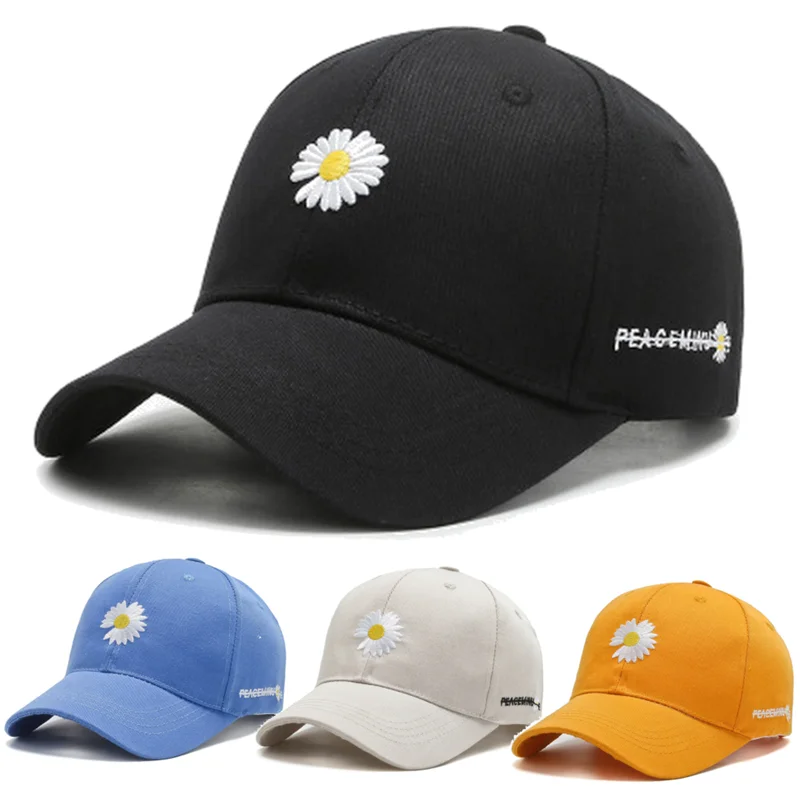Gorra de tenis con bordado de margaritas vista frontal