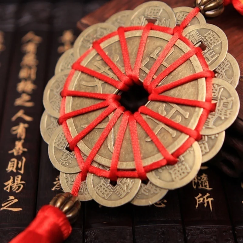Vista del amuleto para colgar en pared con estilo feng shui