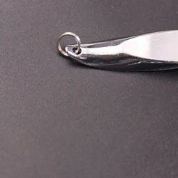 Señuelo crankbait plateado para lucios y bagres