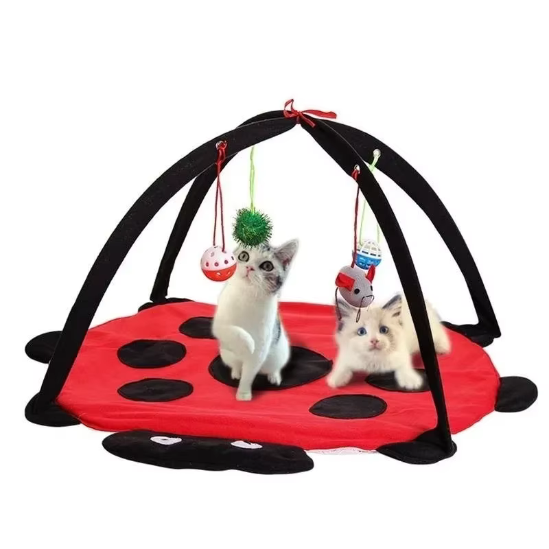 Cama para gatos plegable con diseño de nave espacial y juguetes colgantes