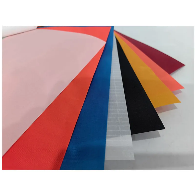 Muestra de tela Dacron para velero con diferentes gramajes