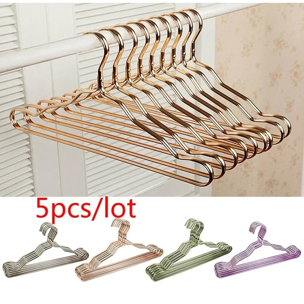 Set de 5 perchas metálicas antideslizantes