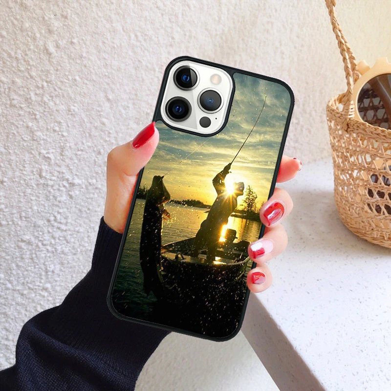 Funda en diferentes ángulos mostrando compatibilidad con varios modelos
