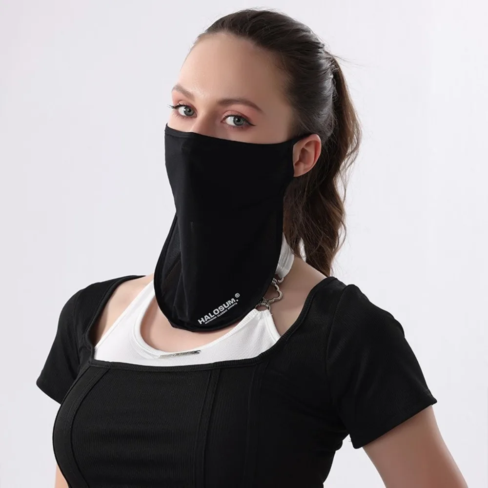 Mascarilla en uso estilo deportivo
