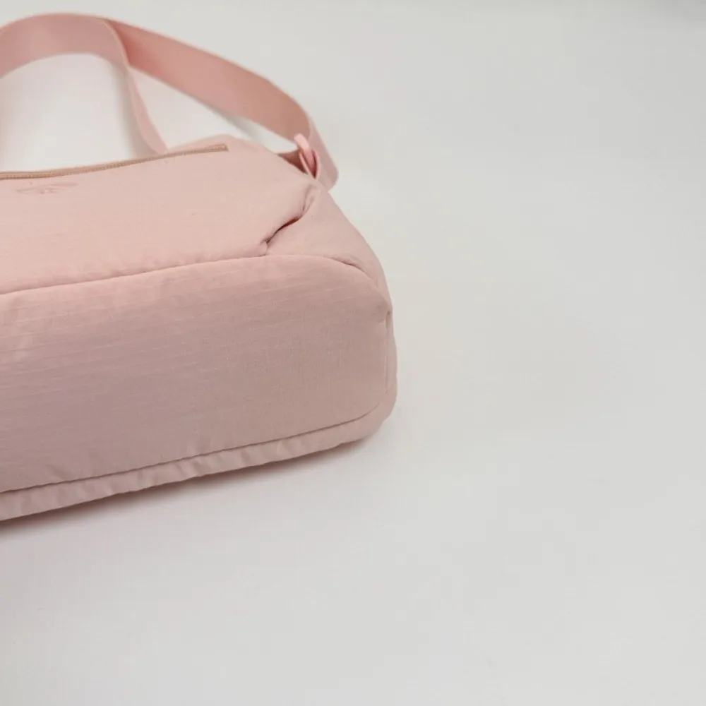Bolso cruzado en uso cotidiano