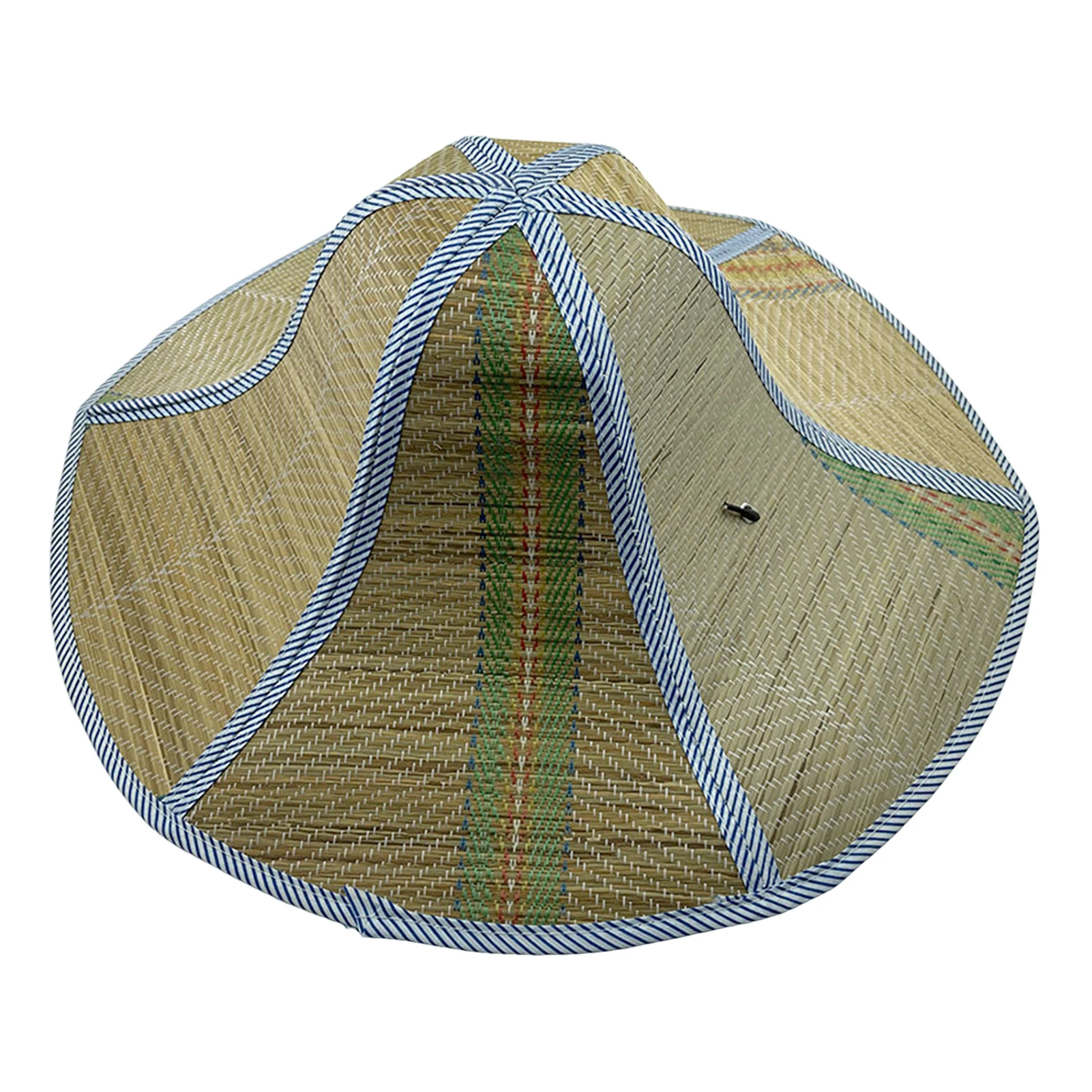 Sombrero plegado y listo para viaje