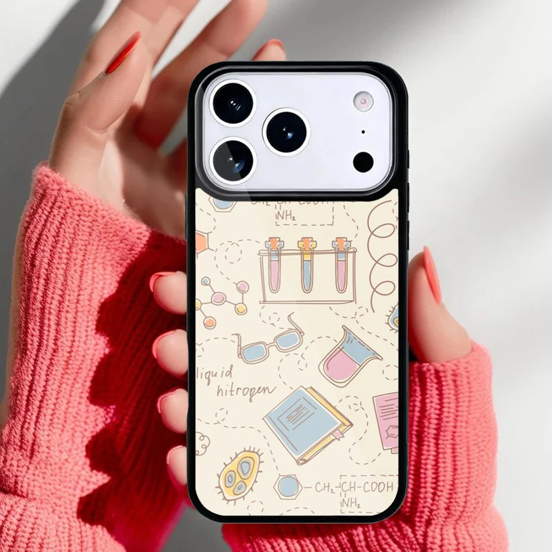 Vista frontal de la funda protectora Krajews con diseño científico